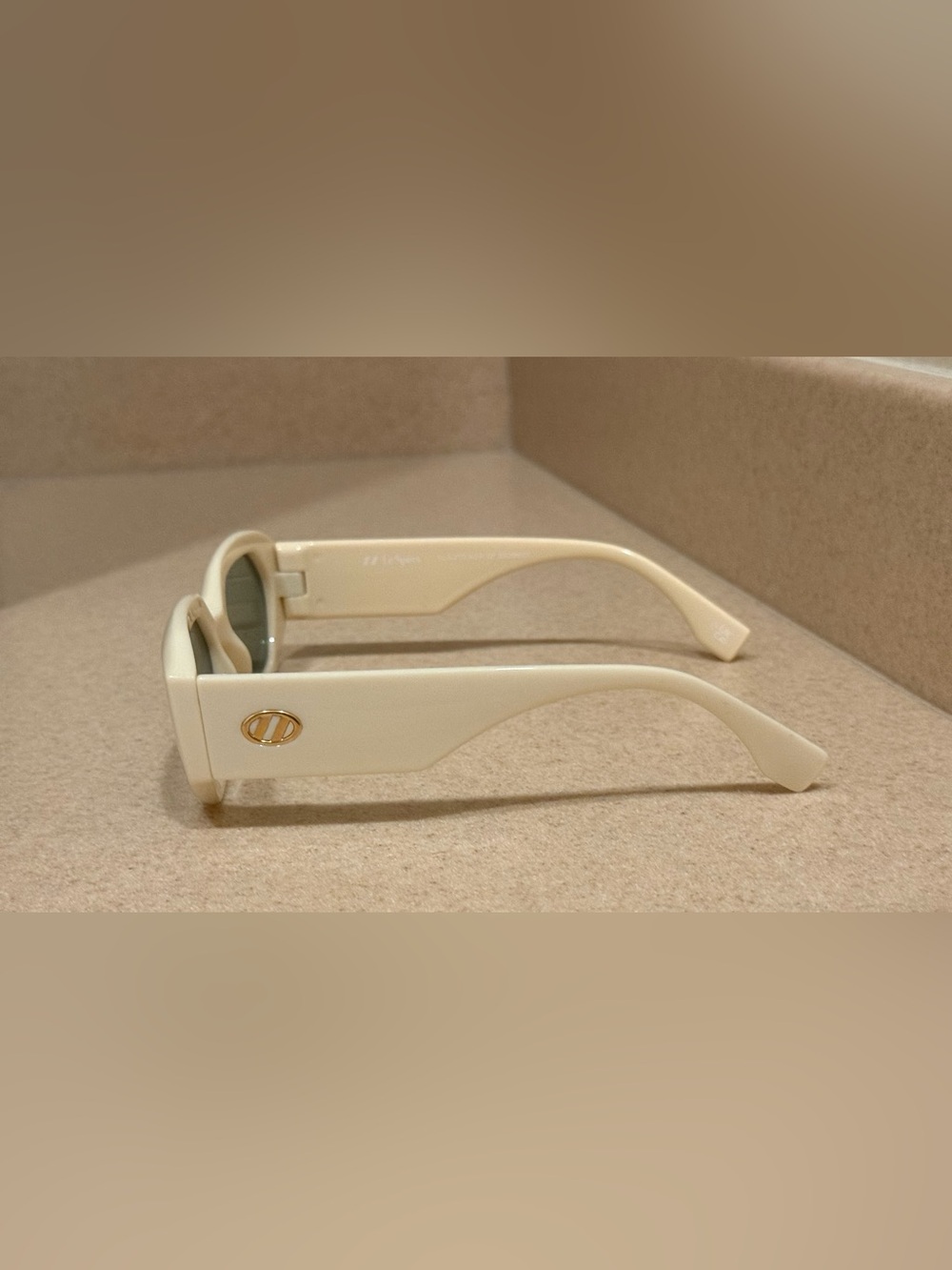 Le Specs Slaptrash Ivory Sunglasses Cream Frame Green Lens EUC - Picture 6 of 8